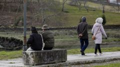 Pensionistas paseando en A Pobra