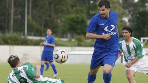 �lex L�pez, que jug� en el Nar�n 2007/08, en el partido del play off ante el Antequera