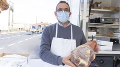 Lunes de feria en Zas: buen ambiente en el mercado