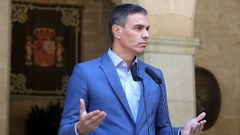 El presidente del Gobierno, Pedro S�nchez, en rueda de prensa tras concluir su despacho con Felipe VI en Mallorca.