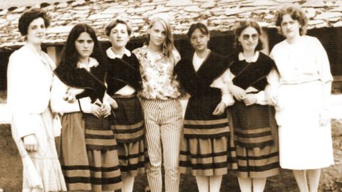 Organizadoras de las fiestas de Pedrafita en 1984