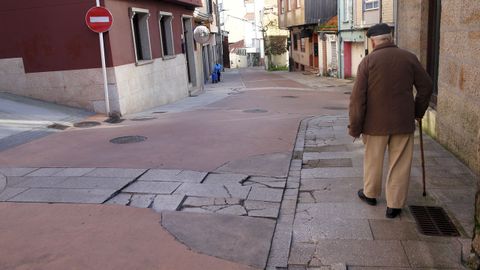 DESTROZOS Y DENUNCIAS EN LA CALLE ROMERO ORTIZ