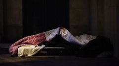 Una persona durmiendo en la calle en los �ltimos d�as en Pontevedra.