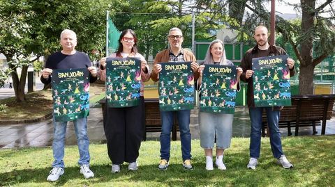 Sergio Varela, Isa Berm�dez, Daniel P�rez, Maruxa Su�rez e Daniel Barreiro, na presentaci�n do cartel do San Xo�n 2026 