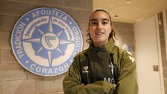 La futbolista de As Celtas Noela S�nchez, en las instalaciones del Celta en� A Madroa.
