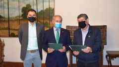 El diputado Pablo Rivera, el presidente de la Diputaci�n, Jos� Tom� y el alcalde de Burela, Alfredo Llano