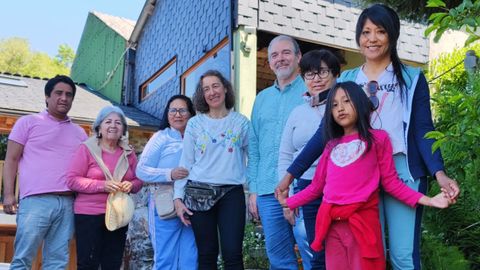 La familia peruana que ha pasado unos días en Ferrañol, en la Casa do Bico