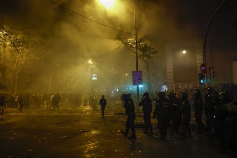 En las protestas que se estn realizando en Espaa se est empleando gas lacrimgeno