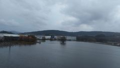 La crecida del r�o Sar anega campos en Padr�n y Rois