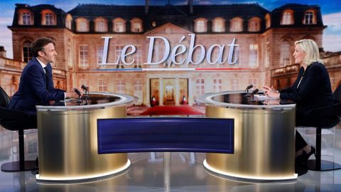 Emmanuel Macron y Marine Le Pen, durante el debate televisivo de la segunda vuelta de las elecciones presidenciales francesas