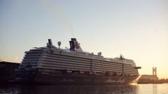 Dos cruceros con casi 300 metros de eslora recalan este lunes en A Corua