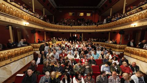 P�blico en un acto celebrado en el Teatro Pastor D�az de Viveiro