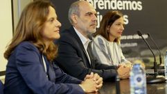 Yolanda Martinez Bajo, directora Noroeste BBVA y Ana G�mez, responsable del programa Aprendemos juntos, presentaron junto a Juan de Vicente Abad los v�deos con ejercicios contra el acoso escolar