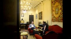 <span lang= es-es >Podemos, en el despacho del alcalde</span>. Alfonso V�ctor Ferreiro, secretario general del partido de Pablo Iglesias en Ourense, fue recibido ayer en el Concello por el nuevo alcalde, Jes�s V�zquez. Podemos aprovech� para trasladar al regidor sus preocupaciones, especialmente en el �mbito social. 