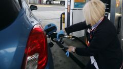 El impacto del decreto del Gobierno deber�a notarse desde hoy en el precio del combustible