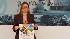 La concejala de Educaci�n del Concello de Nar�n con el cartel de la andaina contra el acoso escolar.