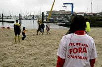 La plataforma SOS Panadeira organiz� varias actividades sociales y deportivas en la playa.