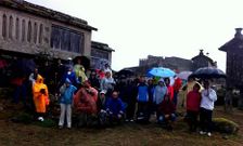 A choiva acompa�ou aos sendeiristas -na foto, xunto aos espigueiros de Lindoso- toda a fin de semana.