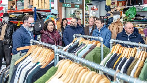 La delegada de la Xunta, Bel&eacute;n do Campo, visit&oacute; varios comercios adheridos a la ABE para informar de la nueva orden de ayudas para dinamizar el comercio local.