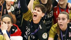 Cecilia Cacheda, en plena celebraci�n continental.