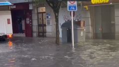 Inundaciones en la calle Frei Rosendo Salvado, en Santiago