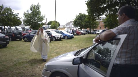 Bendición de coches en las fiestas de Muimenta