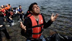 Refugiados sirios llegando a la isla griega de Lesbos