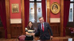 La alcaldesa, Ins Rey, y el presidente de Gadisa, Roberto Tojeiro, renovaron el acuerdo de colaboracin para el mantenimiento del programa de deporte solidario e inclusivo que promueve la Fundacin Emalcsa.