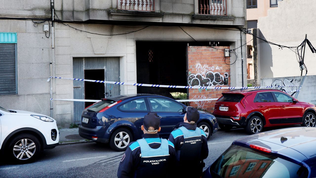 Continúa estable con pronóstico grave la mujer quemada en el incendio del viernes en Vigo, que investiga la Policía Nacional