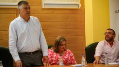 Saborido (de pie) fue investido alcalde en el pleno celebrado el pasado d�a 17.