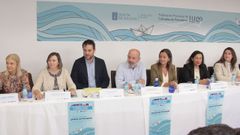 De izquierda a derecha, Aurora de Blas (directora general de Ordenaci�n Pesquera), Isabel Artime (secretaria general de Pesca), Francisco Cajoto (alcalde de Foz), Basilio Otero (patr�n mayor de Burela y presidente de las federaciones de cofrad�as lucense y espa�ola), Marta Villaverde (conselleira do Mar), Ana N��ez (directora general de Marina Mercante) y Angela Paz� (subdirectora general de Seguridad e Inspecci�n Mar�tima), en la clausura de la Intefederativa de Cofrad�as de Pescadores del Cant�brico, celebrada en Foz.