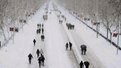 Vista del Paseo de la Castellana de Madrid, cubierta de nieve tras el paso de la borrasca Filomena en enero