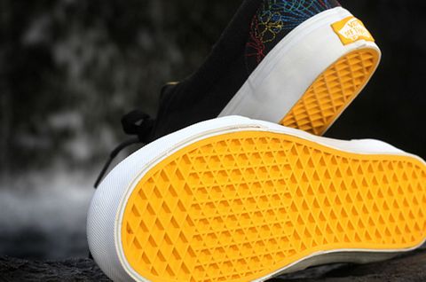 Suela zapatillas. Son una herencia de las botas de los astronautas, que se disearon para pisar la superficie de la Luna con seguridad