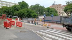 La nueva y la vieja estaci�n de Bicicoru�a de la calle Alberto Datas Panero, en la Sagrada Familia