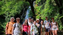 A visita dos seis estudantes ao territorio do xeoparque Monta�as do Courel