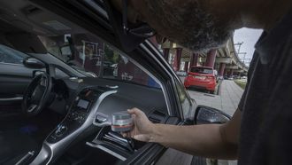 Entre las zonas afectadas est� el p�rking municipal bajo las v�as del tren de Pontepedri�a.