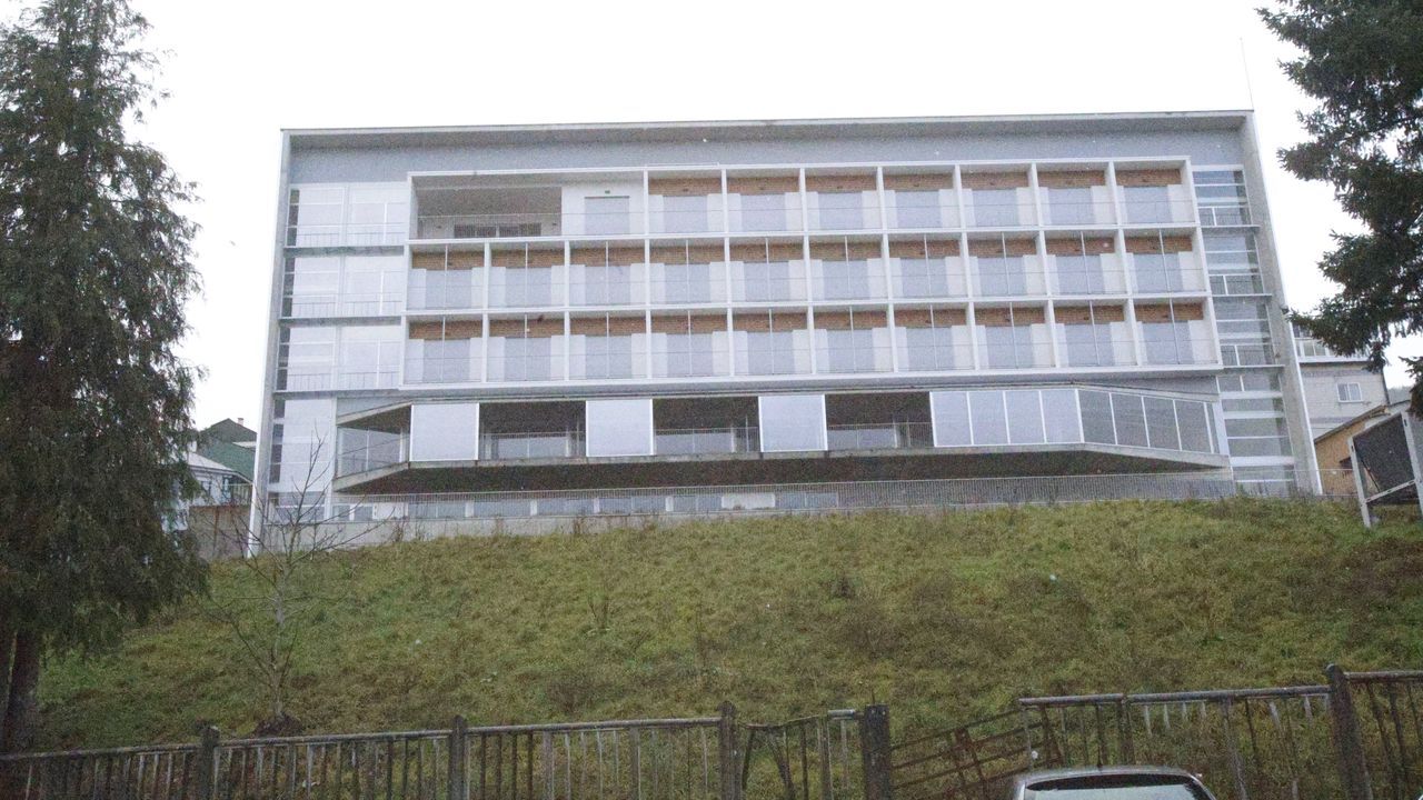 El TSXG condena a la Diputación a abrir la residencia de mayores de Becerreá y esta dice que ya está en ello