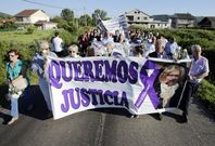<span lang= es-es >Solidaridad vecinal</span>. La muerte de Isabel Fuentes suscit� una gran ola de solidaridad vecinal con los familiares de la v�ctima, que se dej� sentir en una manifestaci�n a primeros de mes. 