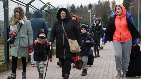 La gente segua llegando hoy a la frontera con Polonia