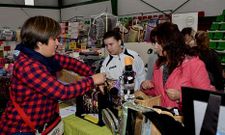 Los puestos textiles y de complementos fueron los que m�s �xito tuvieron ayer. 