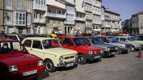 Procesi�n de San Rosendo en Celanova y concentraci�n de cl�sicos en la plaza Mayor