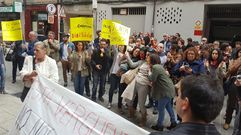 Protesta de los cr�ticos con la junta del Colegio de Enfermer�a.Protesta de los cr�ticos con la junta del Colegio de Enfermer�a