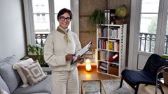 La experta en gesti�n emocional y �mindfulness�, L�a Ba�os Castro, en su consulta en Vigo.