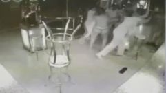 Tangana en tanga en un burdel