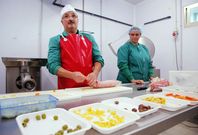 Los representantes de las cooperativas participantes comprobaron el proceso de elaboraci�n. 