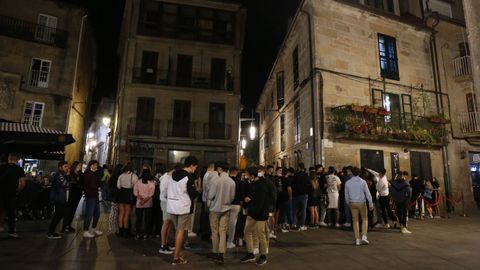 Aglomeraci�n de j�venes en la zona monumental de Pontevedra el pasado fin de semana
