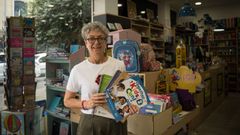 Rosa Tub�o de la librer�a Nobel en Boiro lleva desde el mes de julio recibiendo encargos de libros de texto para el nuevo curso y ahora nota un incremento en la compra de material escolar