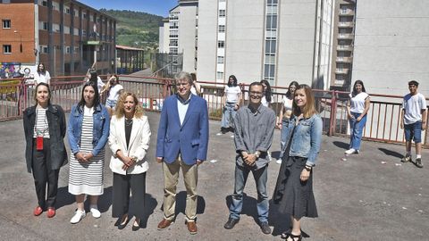 El delegado de la Xunta visit� el IES O Couto, uno de los centros que se sum� a la campa�a antitabaco