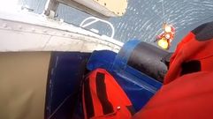 Evacuado de un pesquero por una brecha en la cabeza