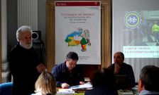 Tonucci, a la izquierda, introdujo la intervenci�n de Lores y Macenlle ante los expertos italianos en movilidad.